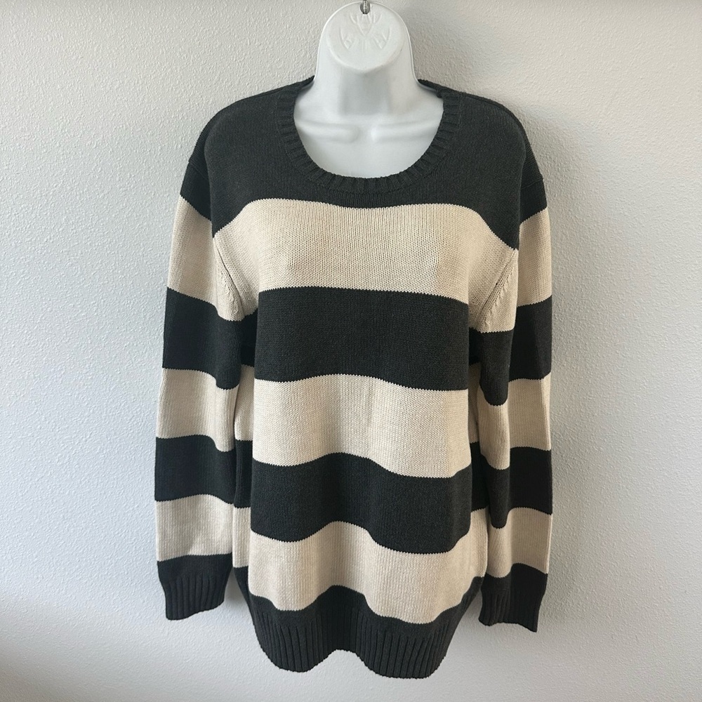 GAP Black and Cream Knit Sweater‎ with Crew neck